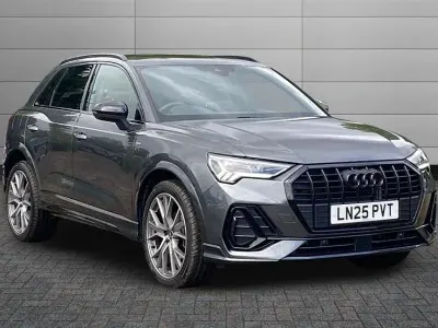 Usado Audi Q3 Black Edition 150 CV (110 kW) 2025 Gris SUV