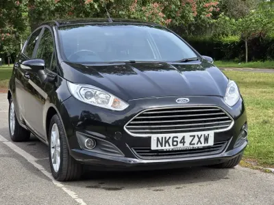 Usado Ford Fiesta Zetec 2014 Negro Utilitario