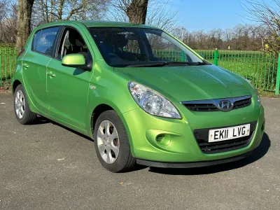 Käytetty Hyundai i20 Comfort 78 HP (57 kW) 2011 Vihreä Viistoperä