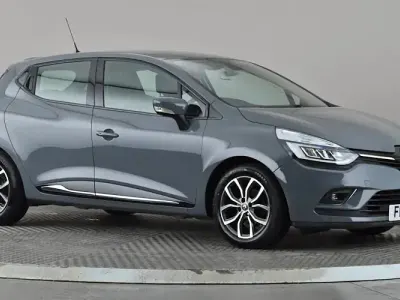 Usado Renault Clio IV Urban 90 CV (66 kW) 2018 Gris Utilitario