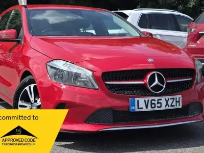 Used Mercedes A180 SE 2015 Red Hatchback