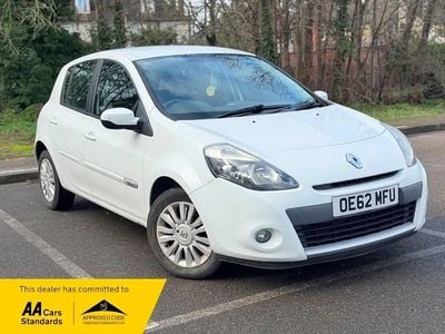 Used Renault Clio IV Expression+ 75 HP (55 kW) 2013 White Hatchback