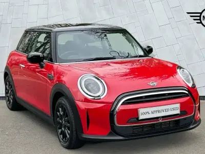 Usado Mini Cooper Classic 134 HP (98 kW) 2023 Vermelho Citadino