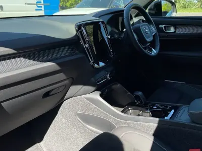 Used Volvo XC40 Plus 194 HP (142 kW) 2025 Green SUV