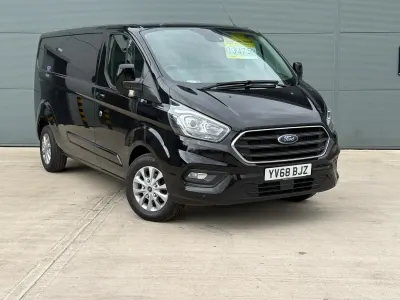 Used Ford Transit Custom Limited 130 HP (95 kW) 2018 Black Van