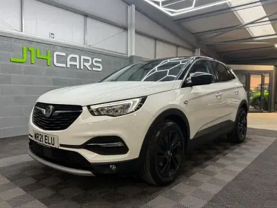 Gebraucht Vauxhall Grandland X SRi 130 PS (95 kW) 2021 Weiß SUV