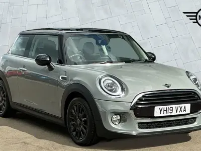 Usado Mini Cooper Classic 134 CV (98 kW) 2019 Gris Utilitario