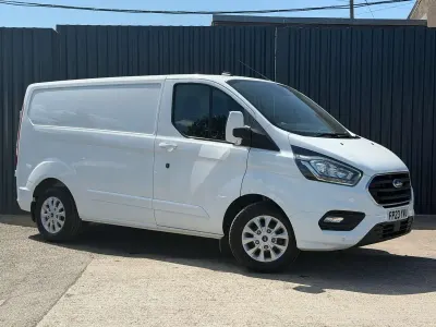 Used Ford Transit Custom Limited 130 HP (95 kW) 2023 White Van