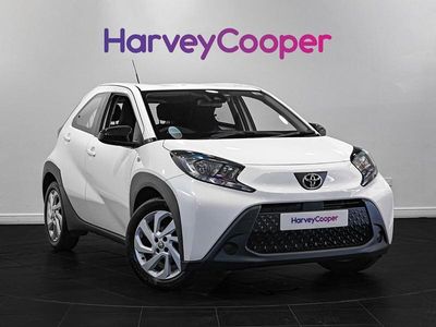 Used Toyota Aygo X PURE 72 HP (52 kW) 2022 White SUV
