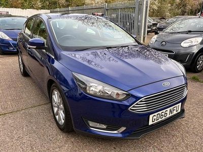 Used Ford Focus Titanium 125 HP (91 kW) 2016 Blue Hatchback