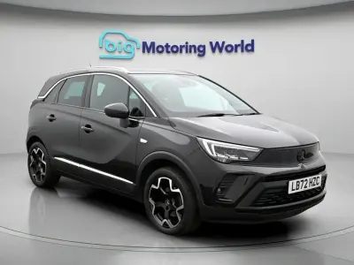 Usado Vauxhall Crossland Ultimate 129 CV (94 kW) 2022 Negro SUV