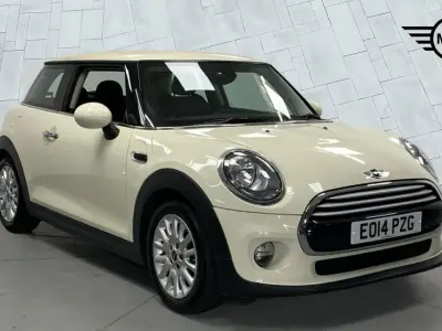 Usado Mini Cooper Hatch 134 HP (98 kW) 2014 Branco Citadino