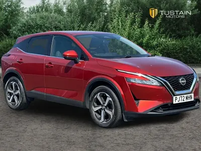 Used Nissan Qashqai N-Connecta 140 HP (102 kW) 2022 Red SUV