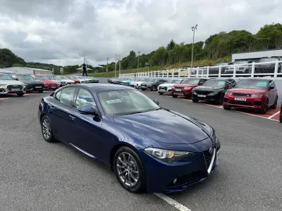 Used Alfa Romeo Giulia Saloon Super 150 HP (110 kW) 2017 Blue Sedan