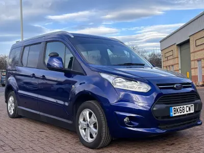 Usado Ford Grand Tourneo Connect Titanium 120 HP (88 kW) 2018 Azul Monovolume