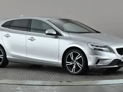Used Volvo V40 R-Design Pro 120 HP (88 kW) 2019 Hatchback