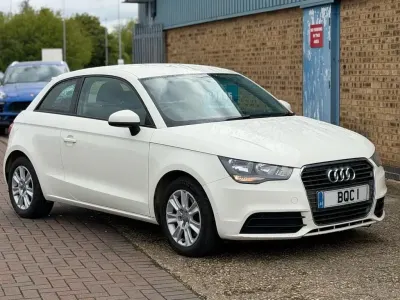 Used Audi A1 Design 105 HP (77 kW) 2012 White Hatchback