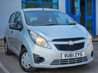 Used Chevrolet Spark 68 HP (50 kW) 2011 Silver Hatchback