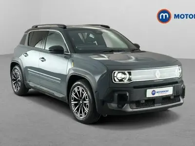 Used Renault R4 Iconic 110 kW (150 HP) 2025 Grey/black Estate
