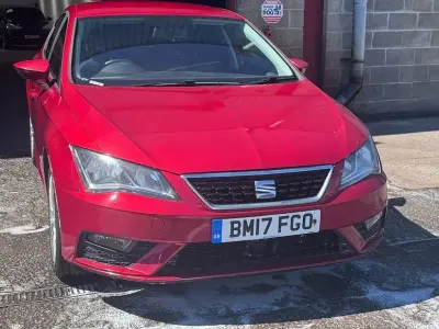 Used Seat Leon SE Dynamic 113 HP (83 kW) 2017 Red Hatchback