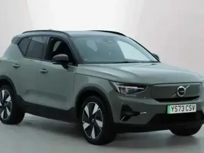 Używany Volvo XC40 Core 175 kW (238 KM) 2024 SUV