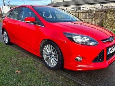 Used Ford Focus Zetec 115 HP (84 kW) 2013 Red Hatchback