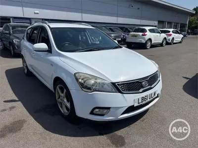 Used Kia Ceed 2012 White Hatchback
