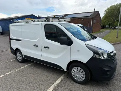 Usado Vauxhall Vivaro 2019 Branco Monovolume