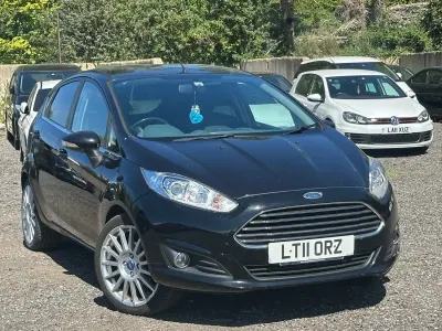 Begagnad Ford Fiesta Zetec 96 HK (70 kW) 2011 Svart Halvkombi