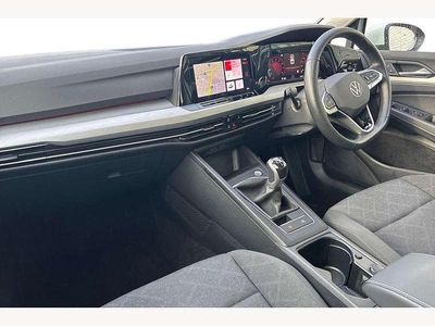 Used VW Golf VIII Life 130 HP (95 kW) 2023 White Hatchback