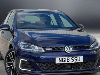 Begagnad VW Golf VII GTE 204 HK (150 kW) 2020 Halvkombi