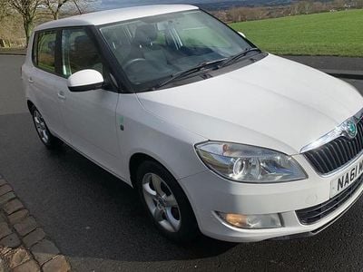 Used Skoda Fabia GreenLine 75 HP (55 kW) 2011 White Hatchback