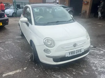 Used Fiat 500 Lounge 85 HP (62 kW) 2011 White Hatchback