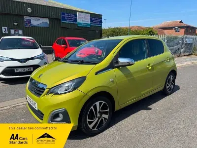 Used Peugeot 108 Collection 72 HP (52 kW) 2018 Green Hatchback