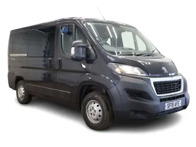Usado Peugeot Boxer 110 CV (80 kW) 2019 Gris Van