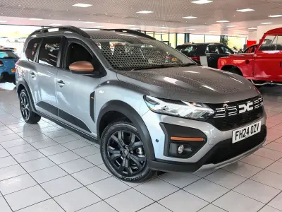 Begagnad Dacia Jogger Extreme 140 HK (102 kW) 2024 Grå Minibuss