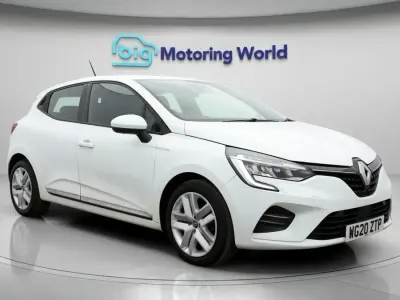 Używany Renault Clio V Play 101 KM (74 kW) 2020 Biały Hatchback