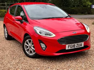 Używany Ford Fiesta Zetec 2018 Czerwony Hatchback