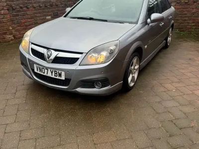 Używany Vauxhall Vectra Elite 180 KM (132 kW) 2007 Srebrny Hatchback