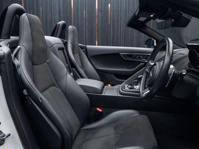 Used Jaguar F-Type R-Dynamic 300 HP (220 kW) 2018 White Cabriolet