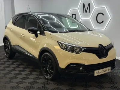 Used Renault Captur Dynamique 90 HP (66 kW) 2016 Cream/black SUV