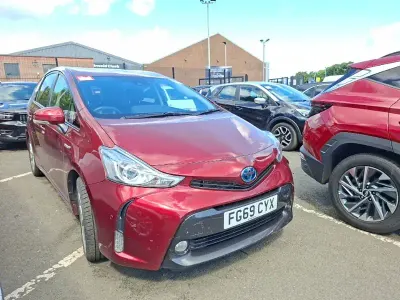 Used Toyota Prius+ 136 HP (100 kW) 2020 Red MPV