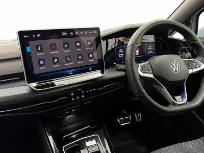 Second-hand VW Golf VIII GTE 272 CP (200 kW) 2025 Albastru Hatchback