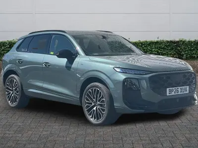 New Audi Q3 Comfort 2026 Green SUV