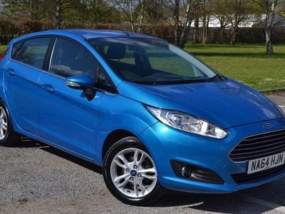 Begagnad Ford Fiesta Zetec 2014 Blå Halvkombi