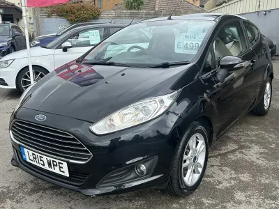 Usado Ford Fiesta Zetec 82 HP (60 kW) 2015 Preto Citadino