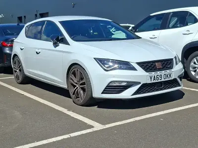 Begagnad Seat Leon CUPRA 290 HK (213 kW) 2020 Vit Halvkombi