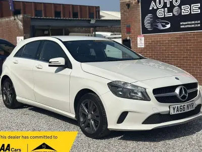 Used Mercedes A180 2017 White Hatchback