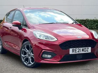 Usado Ford Fiesta ST-Line 155 HP (114 kW) 2021 Vermelho Citadino