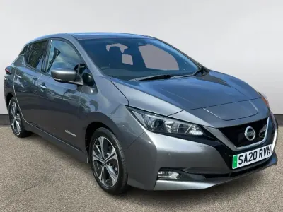 Usado Nissan Leaf N-Connecta 110 kW (150 HP) 2020 Cinzento Citadino